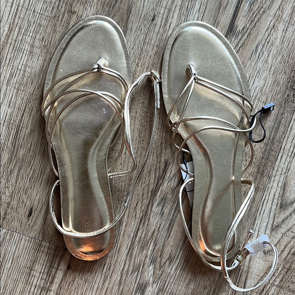 NEW! Zara Gold Strappy Flat Sandals - Picture 7 of 8
